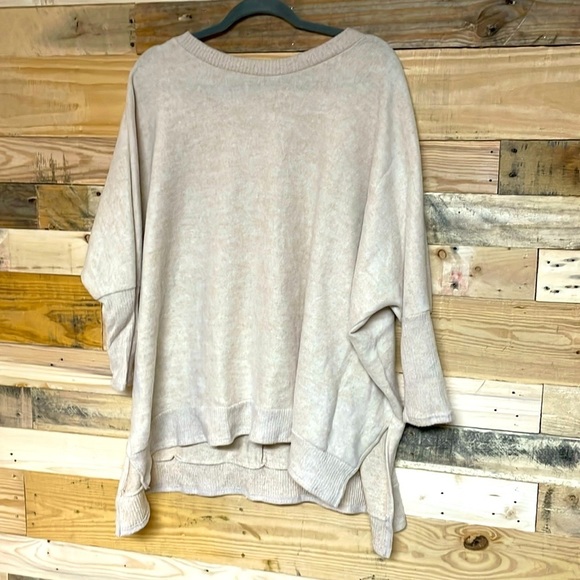 Cherish size one size fits light tan color dolman sleeve light brush fleece top - Picture 1 of 6